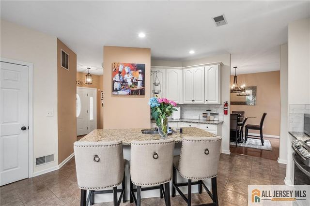 32 E Summit Avenue, Sewaren, NJ 07077
