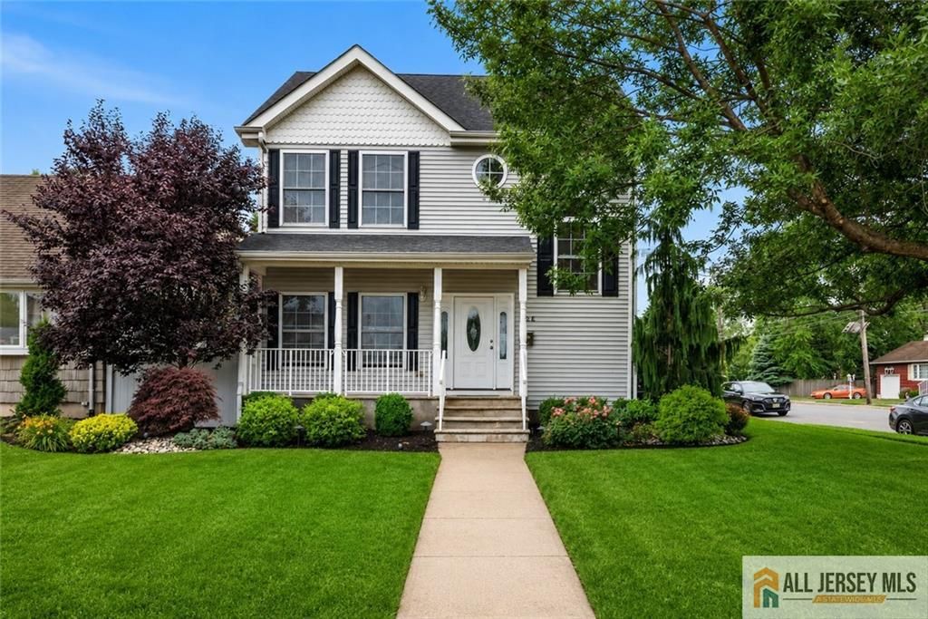 32 E Summit Avenue, Sewaren, NJ 07077