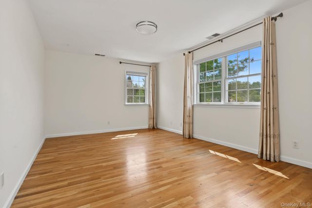 120 Woodruff Avenue, Scarsdale, NY 10583