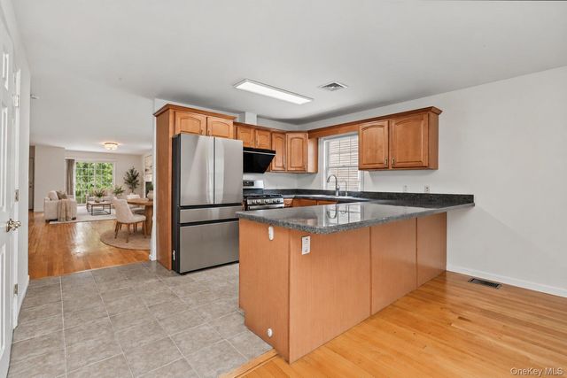 120 Woodruff Avenue, Scarsdale, NY 10583