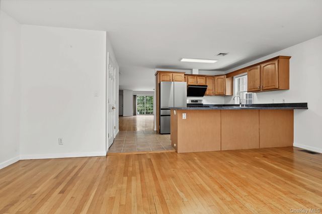 120 Woodruff Avenue, Scarsdale, NY 10583