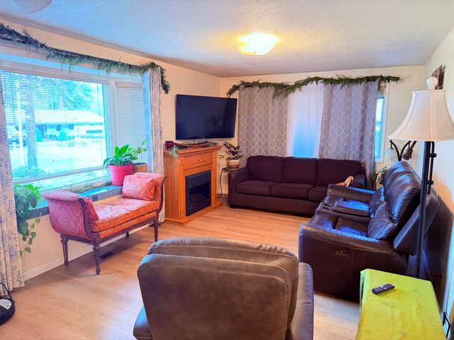 465 S 3rd Street, Jacksonville, OR 97530