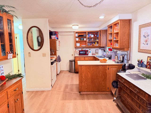 465 S 3rd Street, Jacksonville, OR 97530