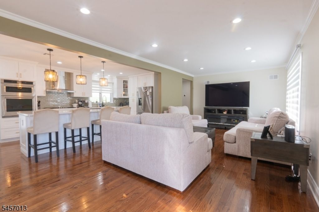 10 Evelyn Ter, Wayne Twp., NJ 07470 — photo 3