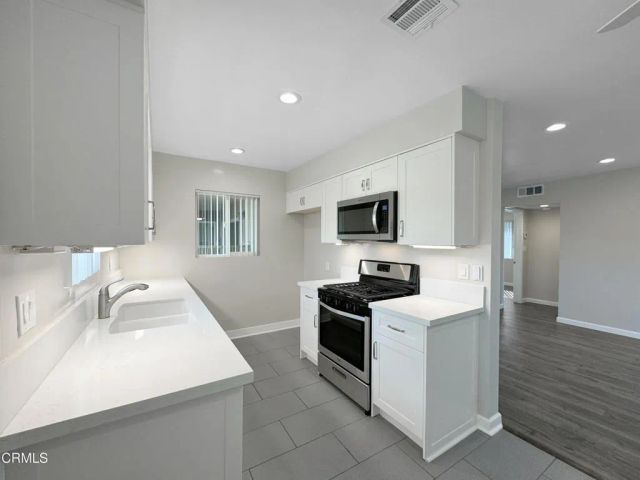 605 N Los Robles Avenue 8, Pasadena, CA 91101