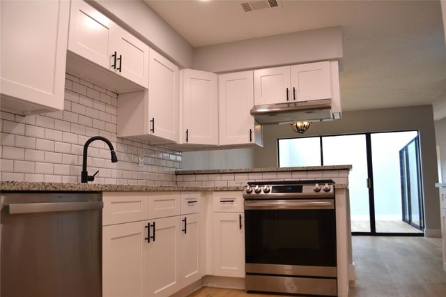11526 S Kirkwood Road, Houston, TX 77477
