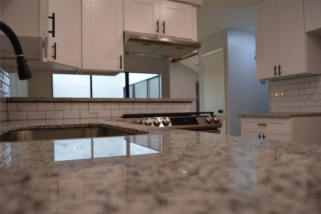 11526 S Kirkwood Road, Houston, TX 77477