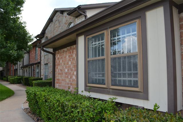 11526 S Kirkwood Road, Houston, TX 77477