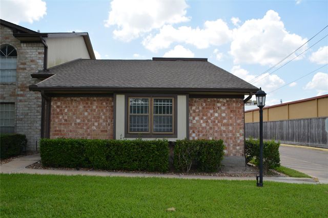 11526 S Kirkwood Road, Houston, TX 77477