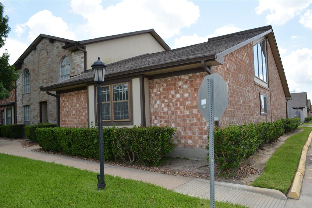 11526 S Kirkwood Road, Houston, TX 77477