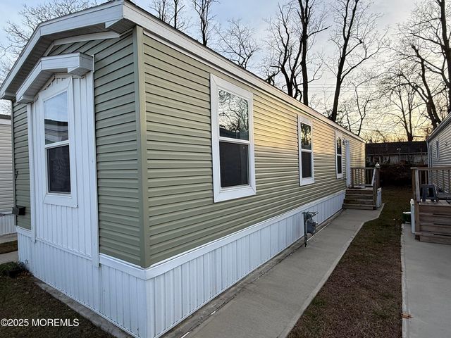 7 John Street, Keansburg, NJ 07734