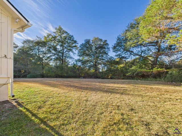 2970 Frederick Drive, Dry Branch, GA 31020