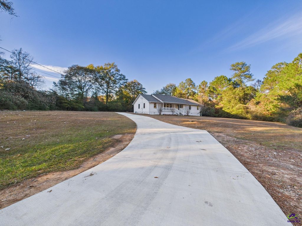 2970 Frederick Drive, Dry Branch, GA 31020