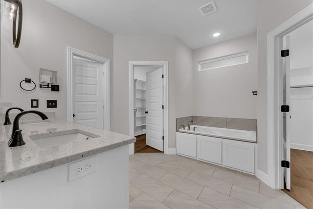1813 Salmon Street, Pea Ridge, AR 72751