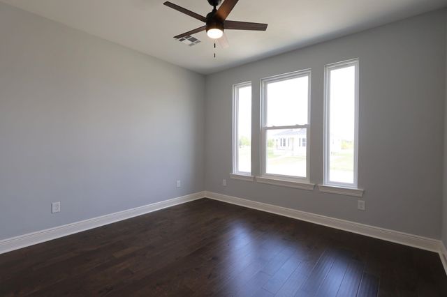 600 Jean Charles Boulevard, Gray, LA 70359