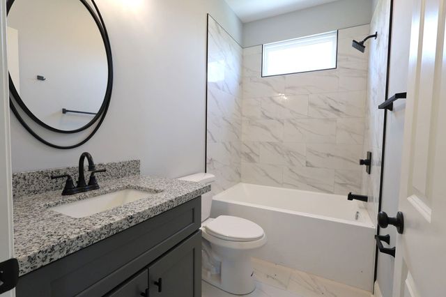 600 Jean Charles Boulevard, Gray, LA 70359