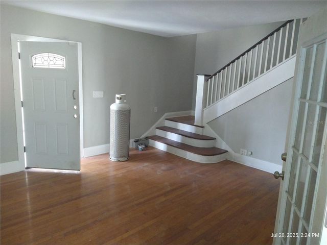 909 and 911 WEST HILLSBOROUGH AVENUE, Tampa, FL 33604