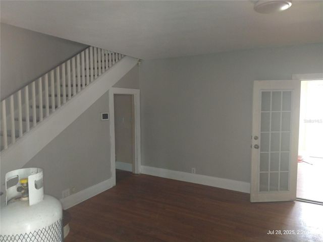 909 and 911 WEST HILLSBOROUGH AVENUE, Tampa, FL 33604