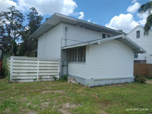 909 and 911 WEST HILLSBOROUGH AVENUE, Tampa, FL 33604