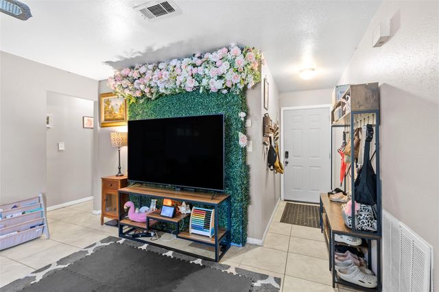 114 San Jacinto Street, Huntsville, TX 77320