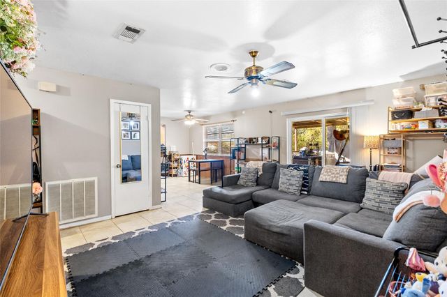 114 San Jacinto Street, Huntsville, TX 77320