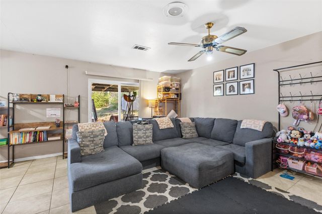 114 San Jacinto Street, Huntsville, TX 77320