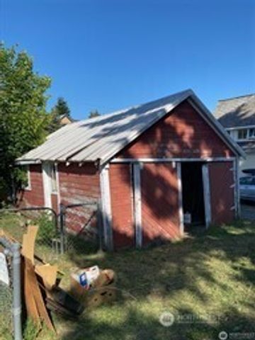 200 E Arizona Avenue, Roslyn, WA 98941