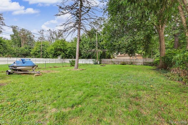 18504 Five Points Street, Detroit, MI 48240