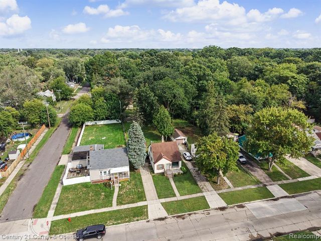 18504 Five Points Street, Detroit, MI 48240