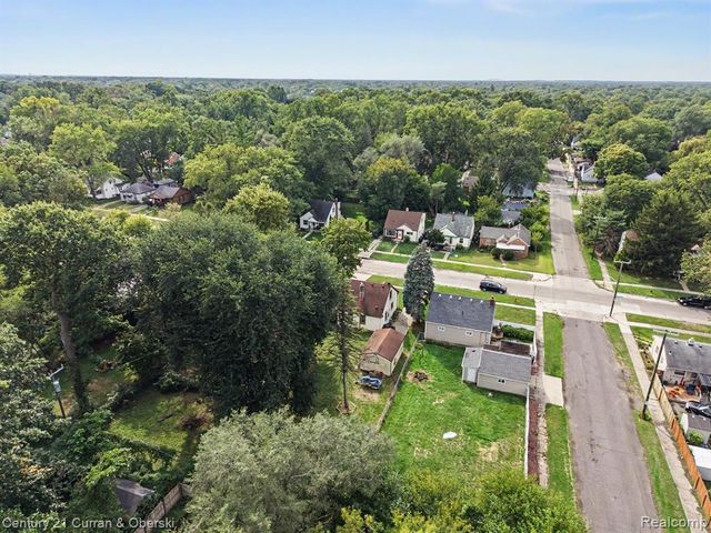 18504 Five Points Street, Detroit, MI 48240