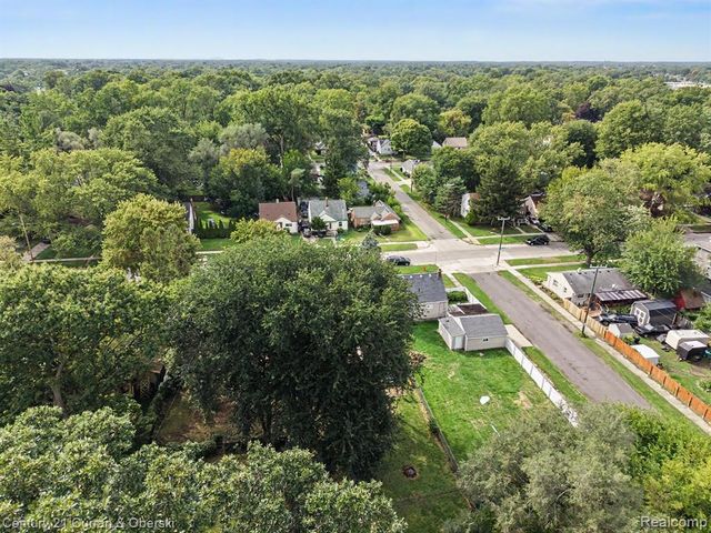 18504 Five Points Street, Detroit, MI 48240