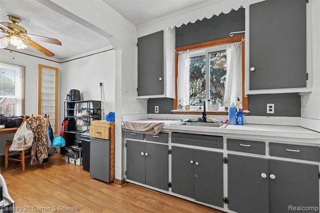18504 Five Points Street, Detroit, MI 48240