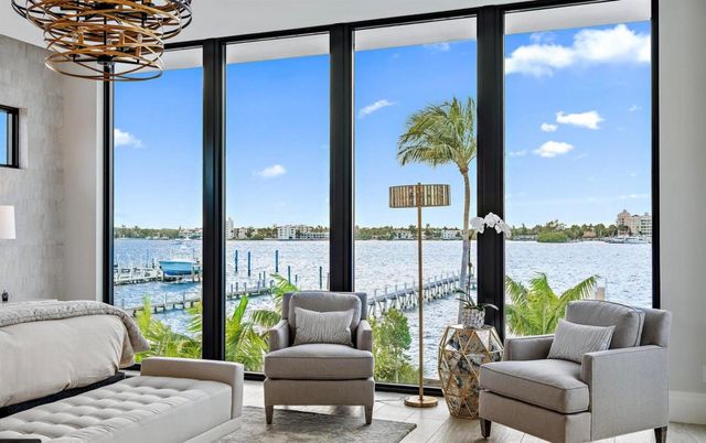 807 N Atlantic Drive, Lantana, FL 33462