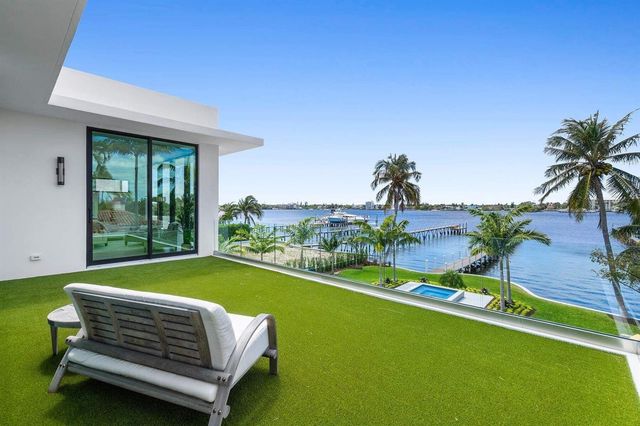 807 N Atlantic Drive, Lantana, FL 33462