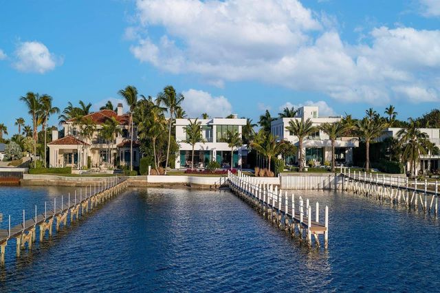 807 N Atlantic Drive, Lantana, FL 33462