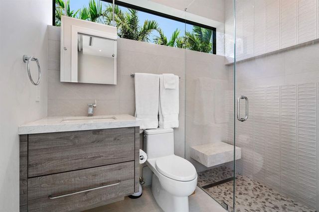 807 N Atlantic Drive, Lantana, FL 33462