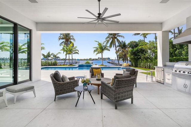 807 N Atlantic Drive, Lantana, FL 33462