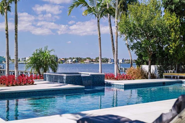 807 N Atlantic Drive, Lantana, FL 33462