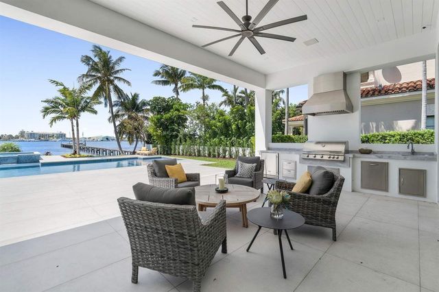 807 N Atlantic Drive, Lantana, FL 33462