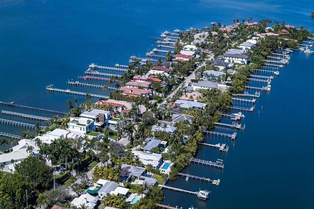 807 N Atlantic Drive, Lantana, FL 33462