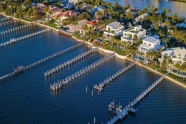 807 N Atlantic Drive, Lantana, FL 33462