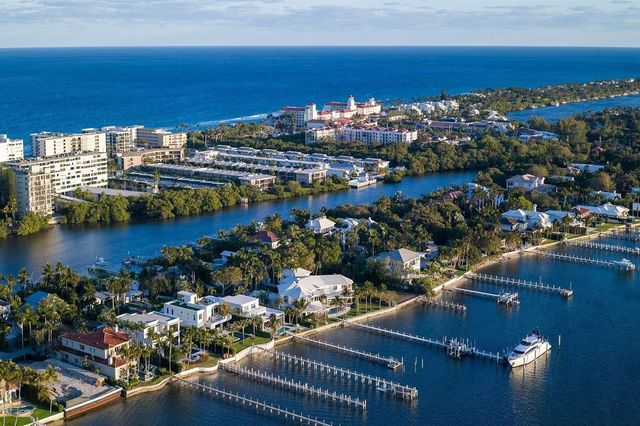 807 N Atlantic Drive, Lantana, FL 33462