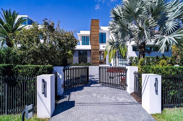 807 N Atlantic Drive, Lantana, FL 33462