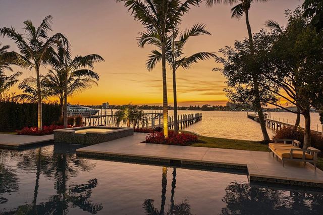 807 N Atlantic Drive, Lantana, FL 33462