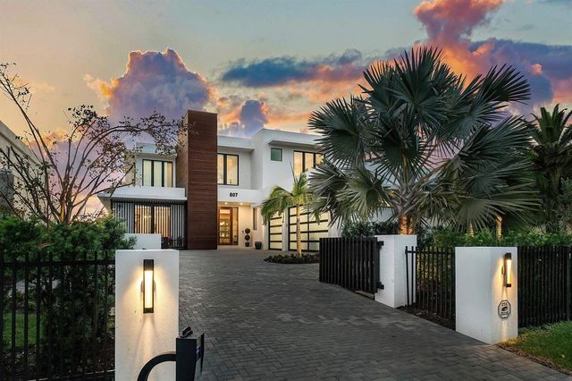 807 N Atlantic Drive, Lantana, FL 33462