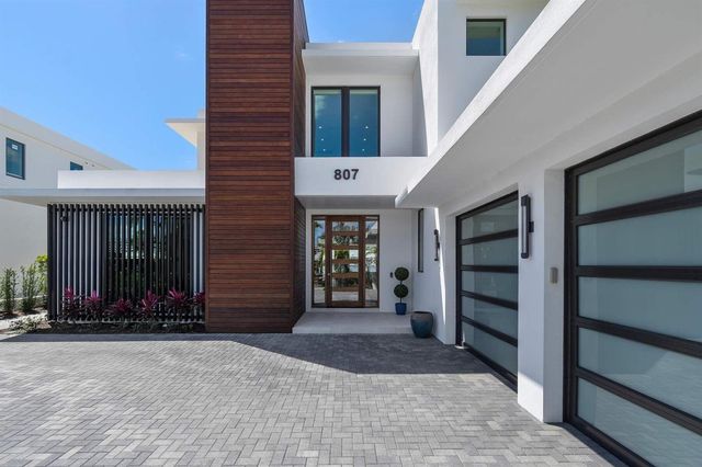 807 N Atlantic Drive, Lantana, FL 33462
