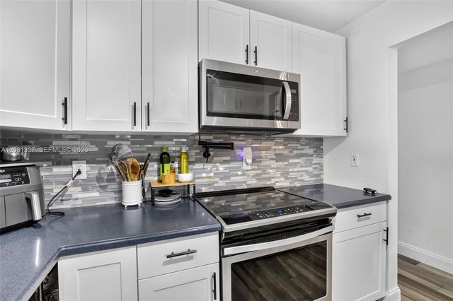 9381 NW 35th Place, Sunrise, FL 33351