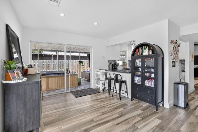 9381 NW 35th Place, Sunrise, FL 33351