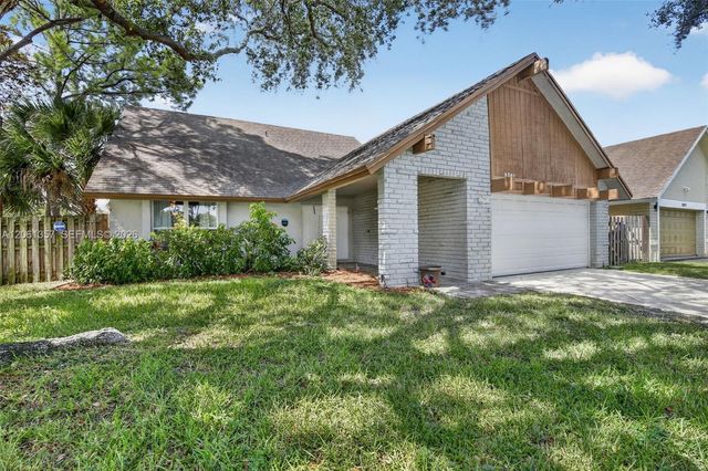 9381 NW 35th Place, Sunrise, FL 33351