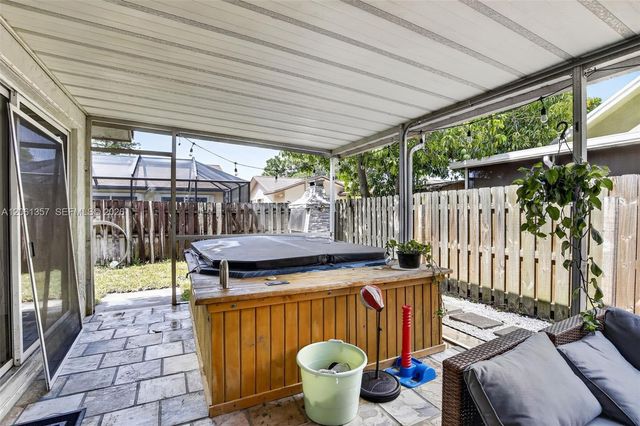 9381 NW 35th Place, Sunrise, FL 33351